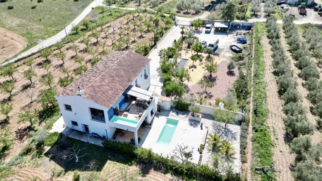 Villa de luxe avec appartement d’invités, deux piscines et plantation privée d’amandiers dans la vallée de Hondón, Alicante