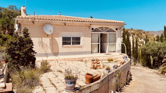 Villa avec sous sol et vues impressionnantes aux Banos de Fortuna