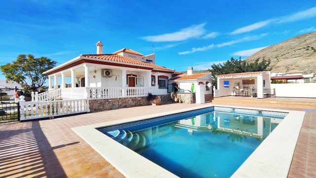 Villa au style espagnol a vendre à Fortuna