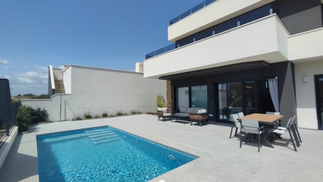 Magnifique villa en construction à 10 minutes des plages de Torrevieja