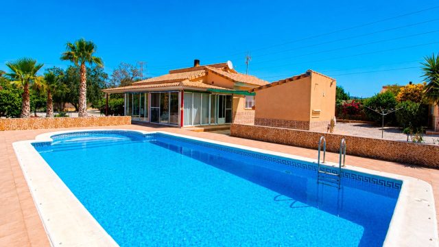 Villa avec jardin tropical et piscine à proximité de Macisvenda