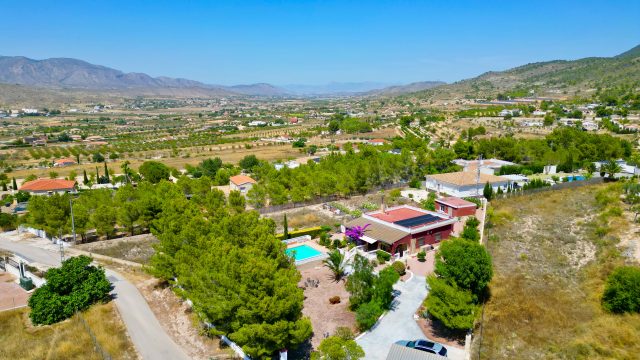 Villa Espagnole Traditionnelle avec Maison d&rsquo;Amis, Piscine et Vue sur les Montagnes à Hondón de los Frailes