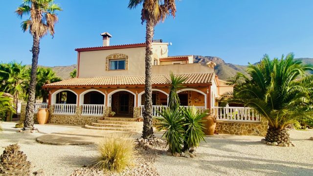 Villa exceptionnele de 485m² a vendre à la Canalosa (Hondon de las Nieves)