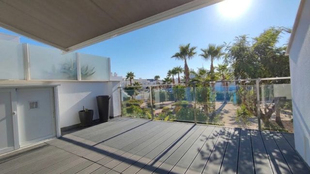 Sublime Duplex Lumineux de 90 m² avec Solarium Privé à Orihuela (Vistabella Golf)